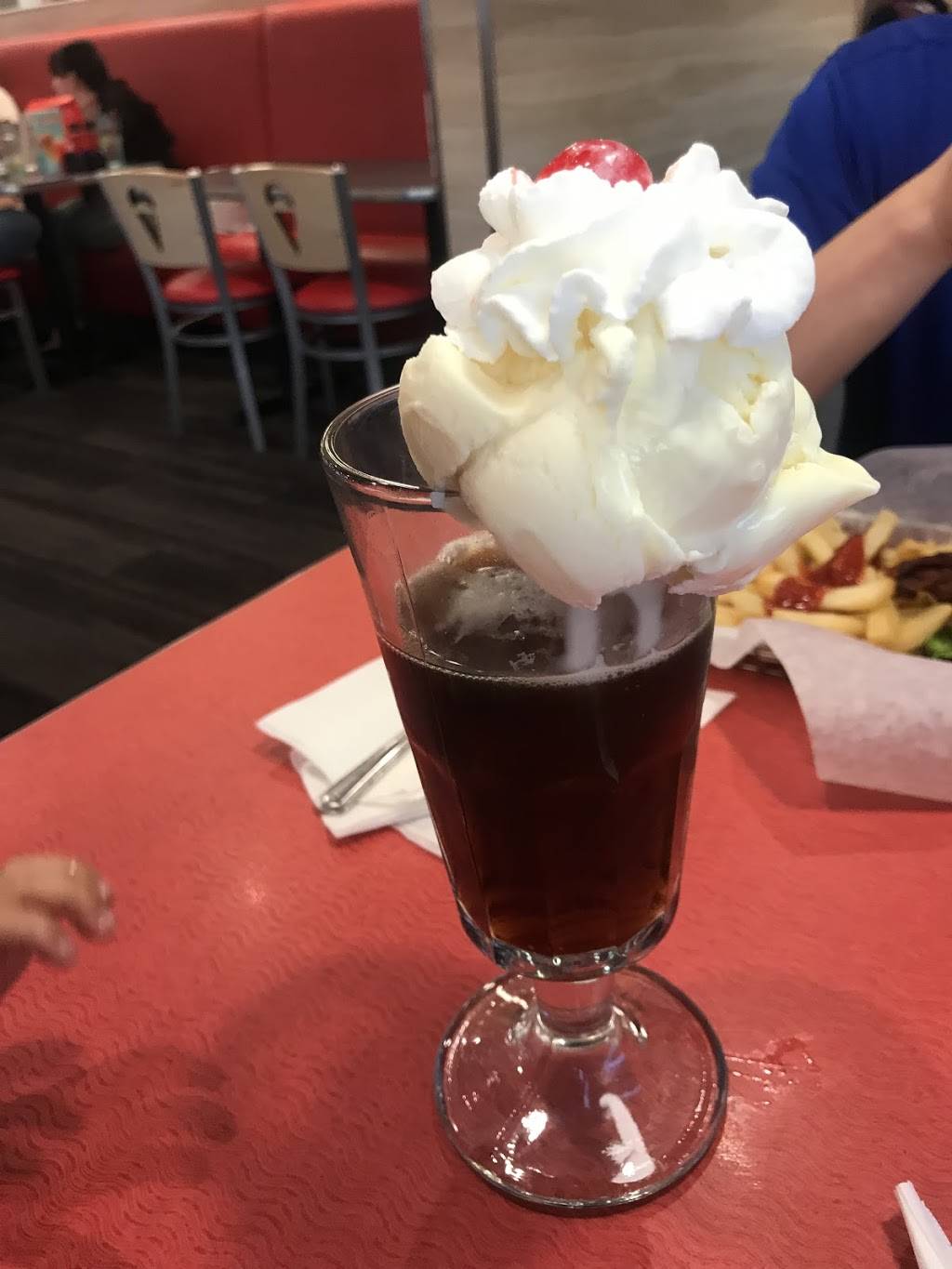 Friendlys | restaurant | 180 Boston Post Rd E W, Marlborough, MA 01752, USA | 5082511006 OR +1 508-251-1006