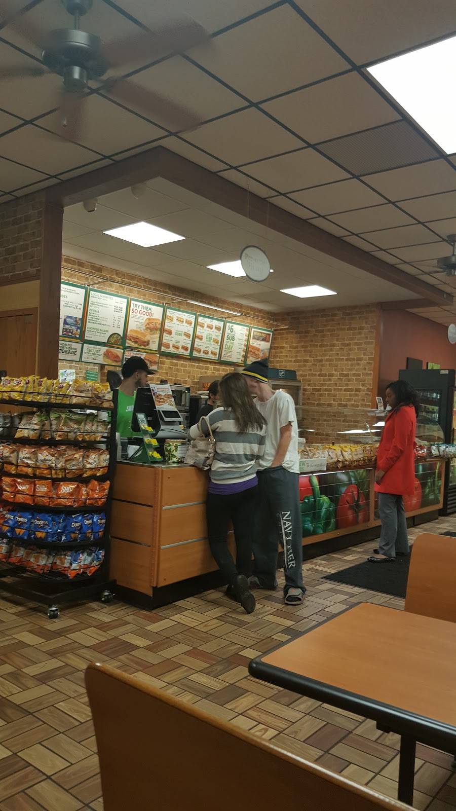 Subway | restaurant | 4870 N Summit St, Toledo, OH 43611, USA | 4197263767 OR +1 419-726-3767