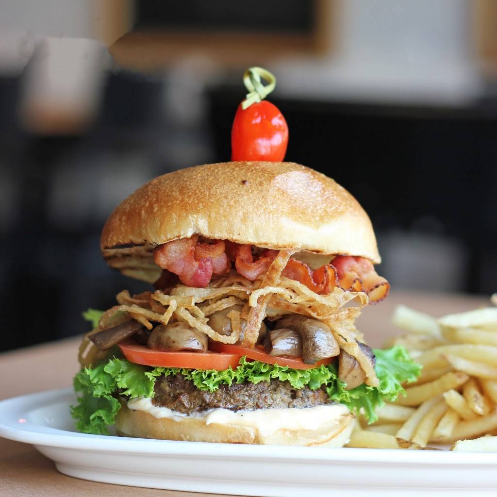 Entre-Côte Riverin | restaurant | 3400 Boulevard Sainte-Anne, Québec, QC G1E 3L7, Canada | 4186633178 OR +1 418-663-3178