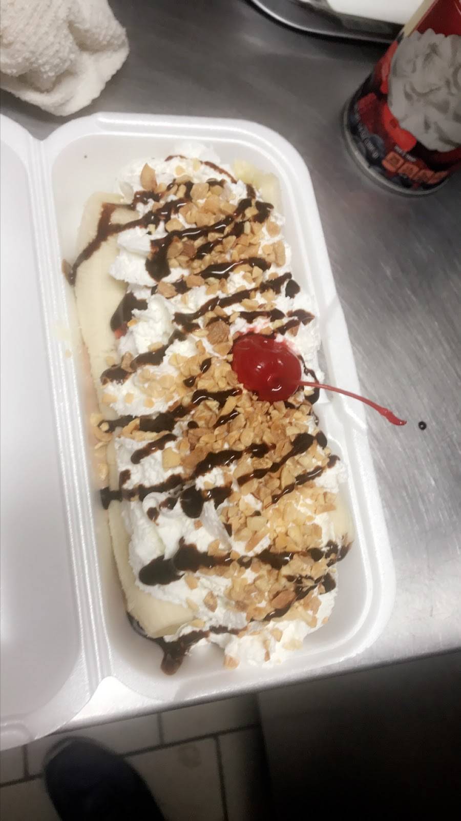 Rainbow Drive-in Express | restaurant | 210 S Cain St, Visalia, CA 93292, USA | 5597472200 OR +1 559-747-2200