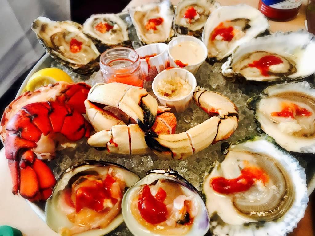 Thames Street Oyster House | restaurant | 1728 Thames St, Baltimore, MD 21231, USA | 4434497726 OR +1 443-449-7726