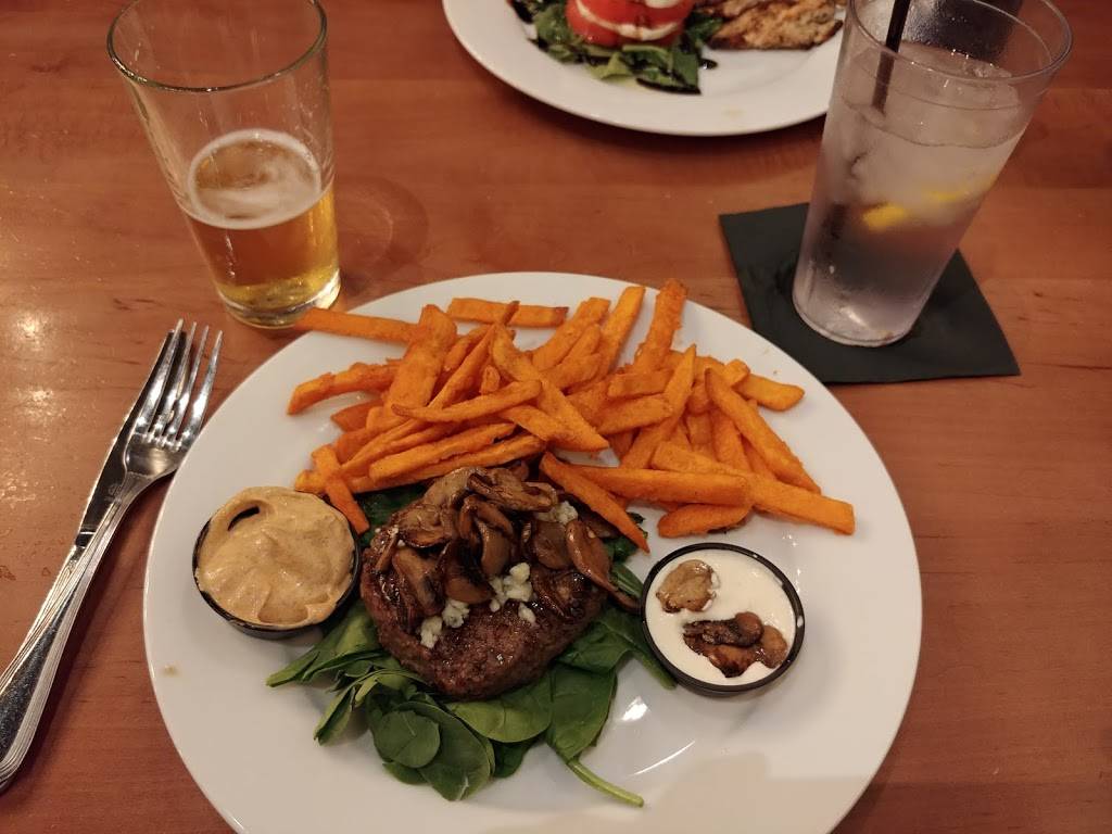 The Rail - Akron | restaurant | 3265 W Market St, Fairlawn, OH 44333, USA | 3308647245 OR +1 330-864-7245