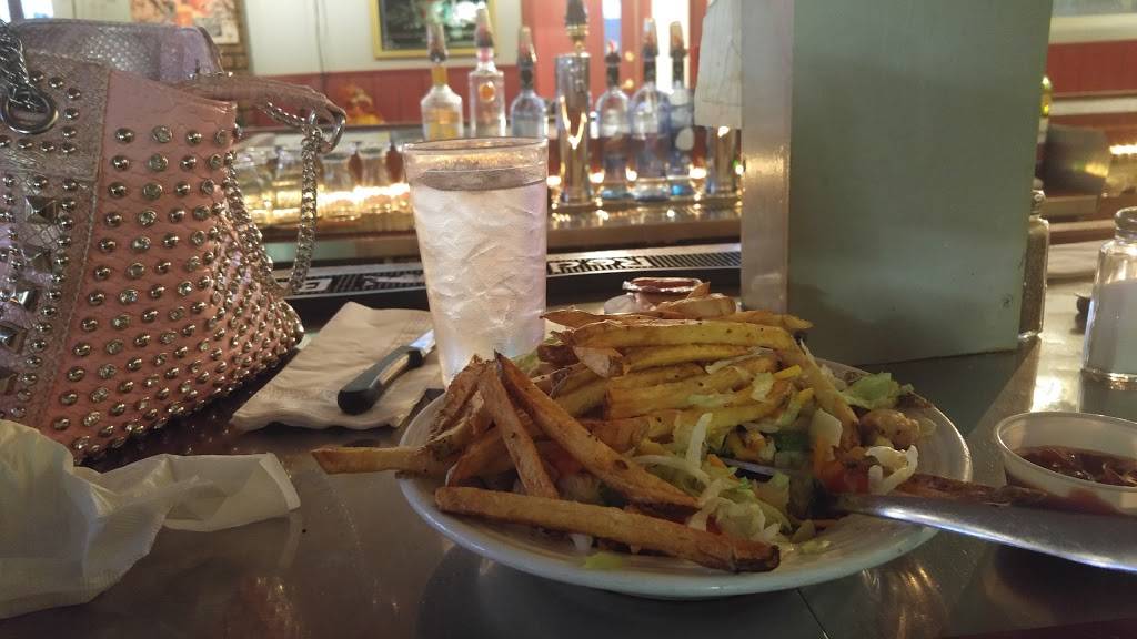 Finish Line Bar & Grille | restaurant | 6735 Center Rd, Lowellville, OH 44436, USA | 3305368150 OR +1 330-536-8150