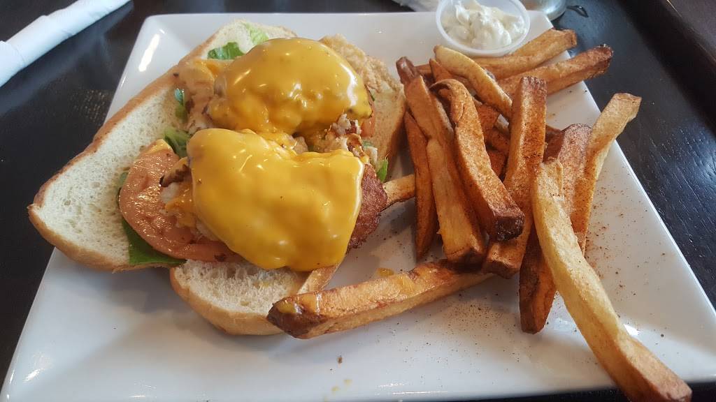 Fattys Taphouse | restaurant | 225 Garrisonville Rd, Stafford, VA 22554, USA | 5406581987 OR +1 540-658-1987