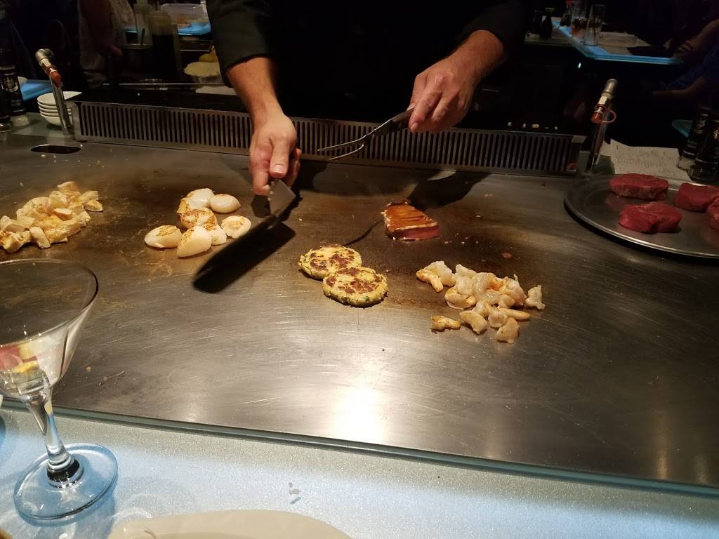 Daruma Japanese Steakhouse & Sushi Lounge Landings | restaurant | 4910 S Tamiami Trail, Sarasota, FL 34231, USA | 9415529465 OR +1 941-552-9465