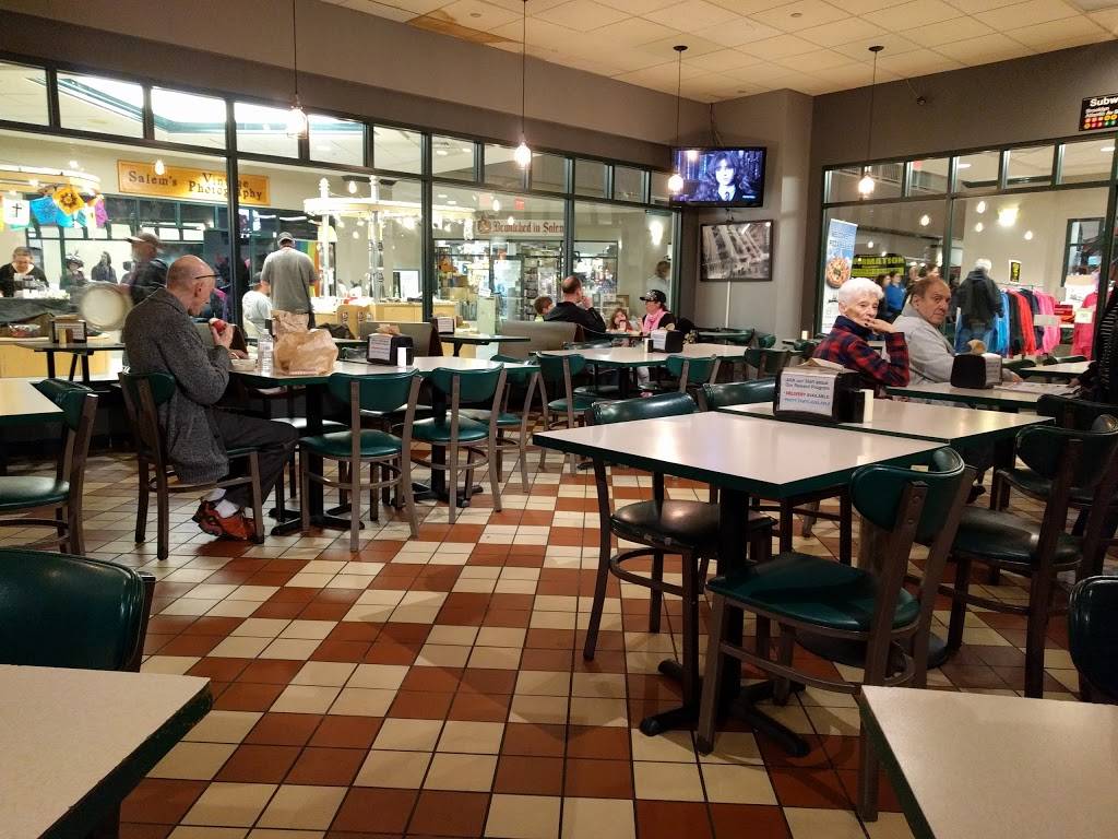 Essexs N.Y. Pizza & Deli | restaurant | 2 E India Square Mall, Salem, MA 01970, USA | 9787411383 OR +1 978-741-1383