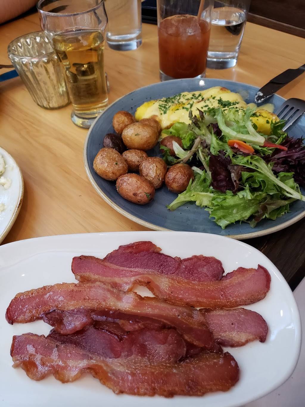 Cadre Restaurant | restaurant | 2540 University Ave, Madison, WI 53705, USA | 6088198555 OR +1 608-819-8555