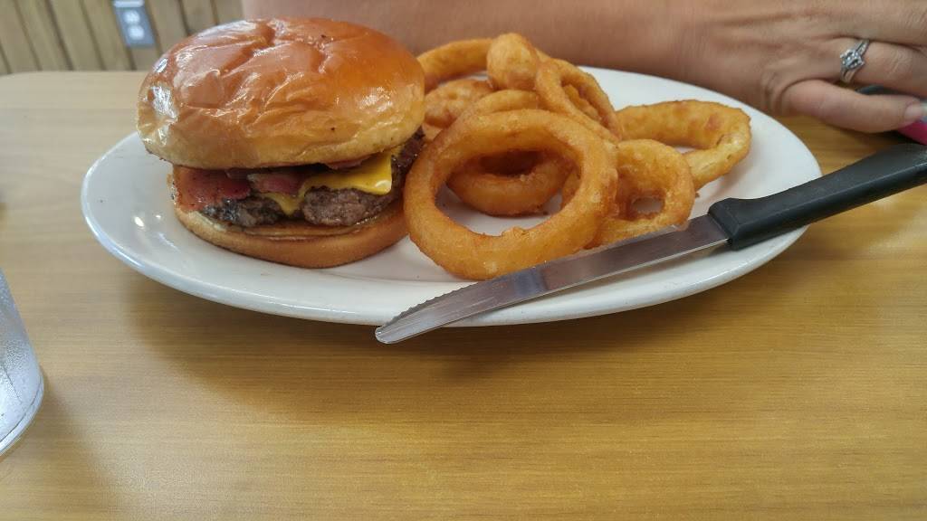 Union Station Cafe | restaurant | 916 S Section St, Dugger, IN 47848, USA | 8126487117 OR +1 812-648-7117