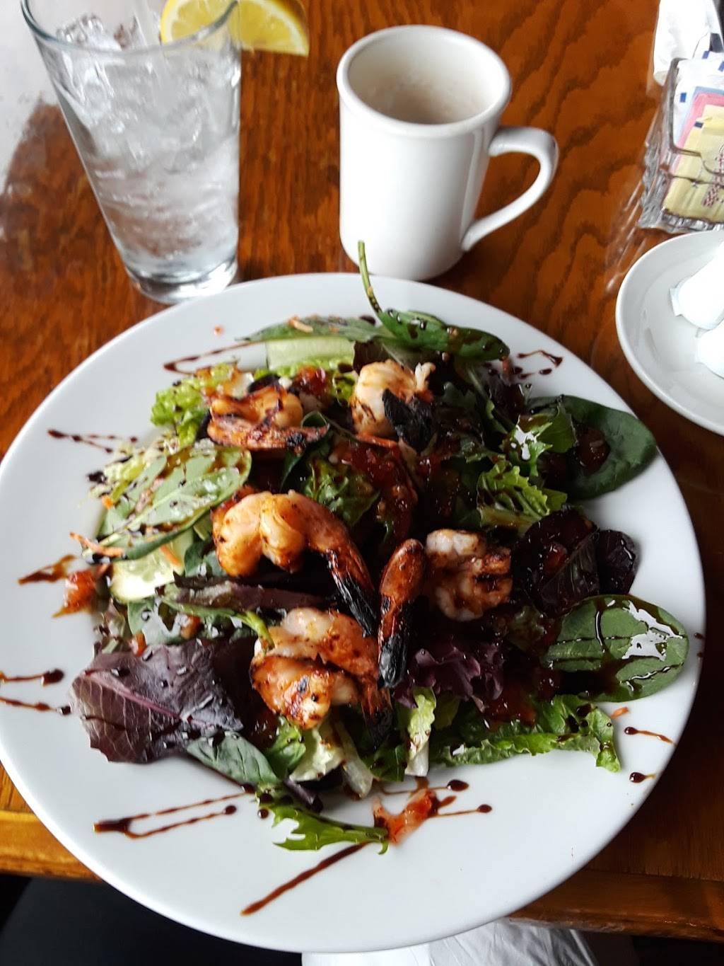 Island House Restaurant & Marina | restaurant | 17 Atlantic Ave, Wachapreague, VA 23480, USA | 7577874242 OR +1 757-787-4242