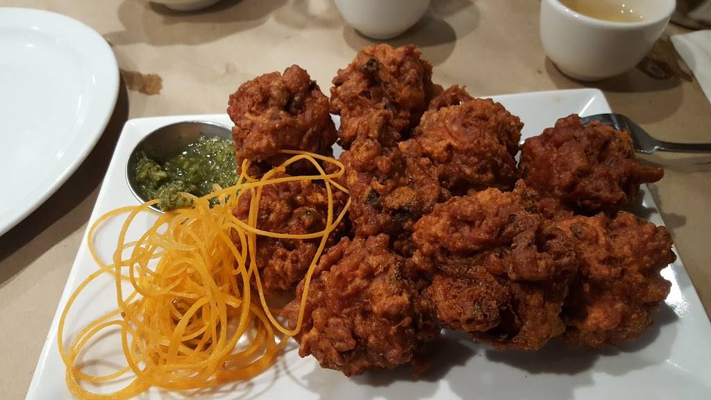 Asian Wok n Roll | restaurant | 6905 Millcreek Dr #13, Mississauga, ON L5N 6A3, Canada | 9055670088 OR +1 905-567-0088