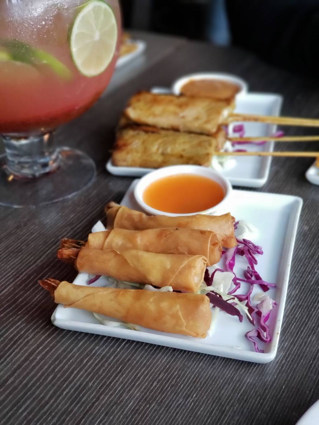 Glow Thai | restaurant | 7107 3rd Ave, Brooklyn, NY 11209, USA | 7187481920 OR +1 718-748-1920