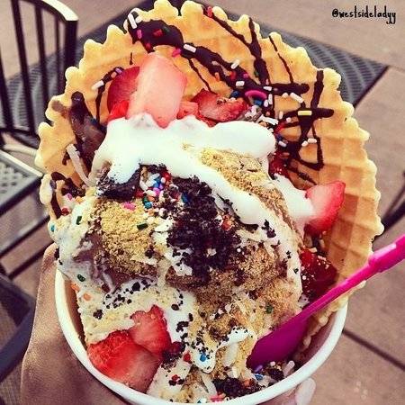 Menchies Randall Crossing | restaurant | 2531 County Line Rd, Algonquin, IL 60102, USA | 2243330641 OR +1 224-333-0641