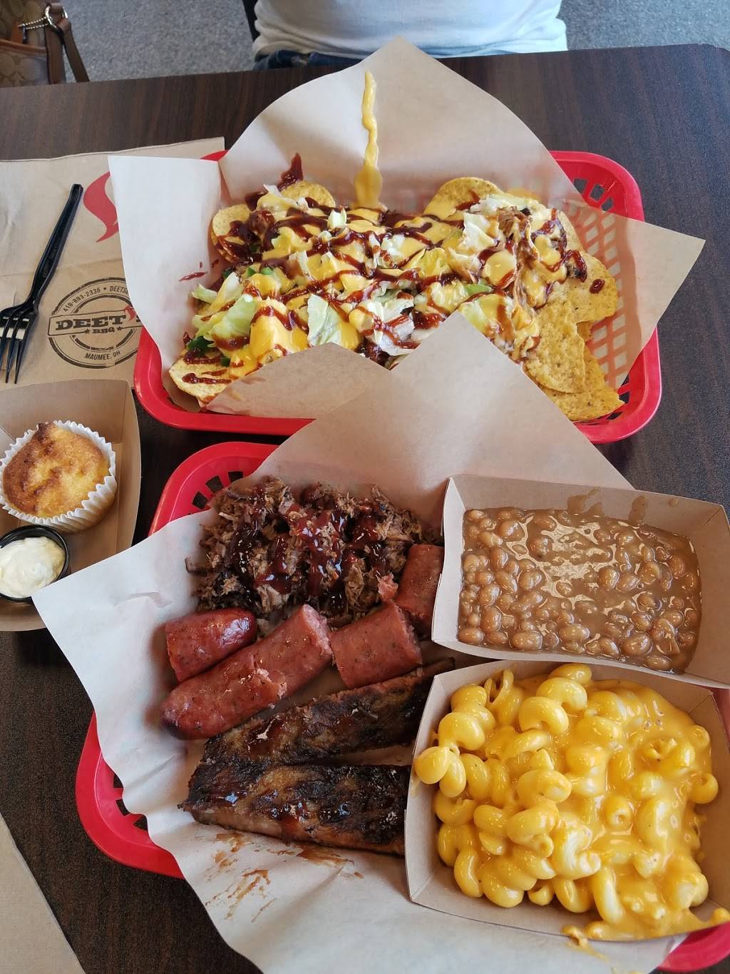 Deets BBQ | restaurant | 10012-10132 Fremont Pike, Perrysburg, OH 43551, USA | 4198932335 OR +1 419-893-2335