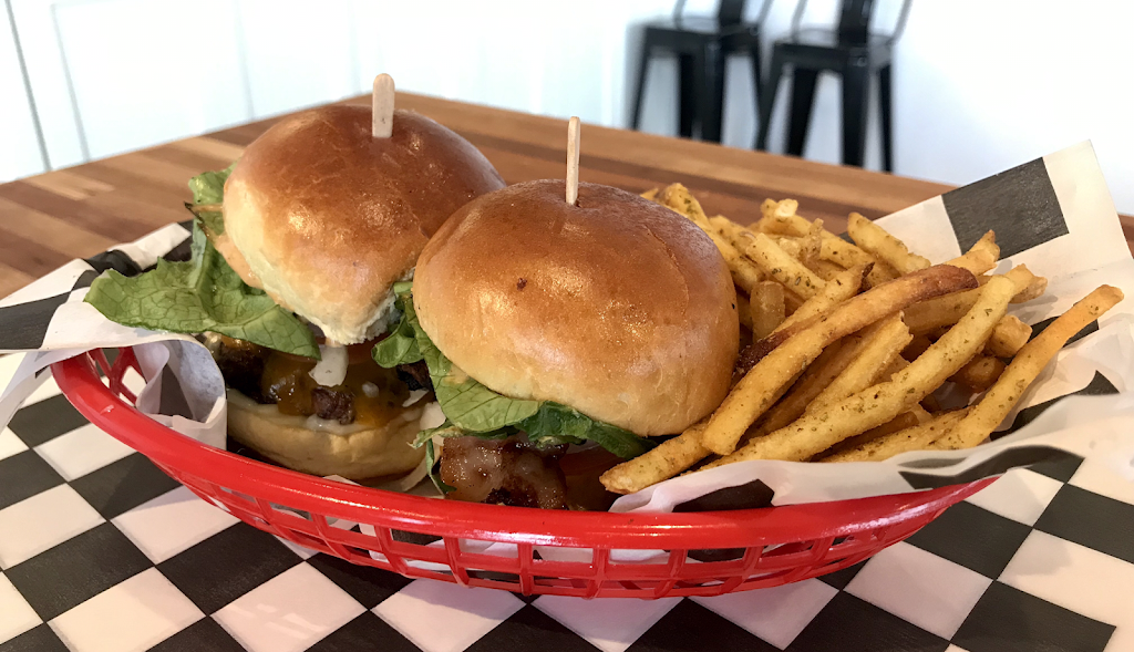 KiKi’s Burger Bar | restaurant | 4815 Lone Tree Way Suite A, Antioch, CA 94531, USA | 9252079668 OR +1 925-207-9668