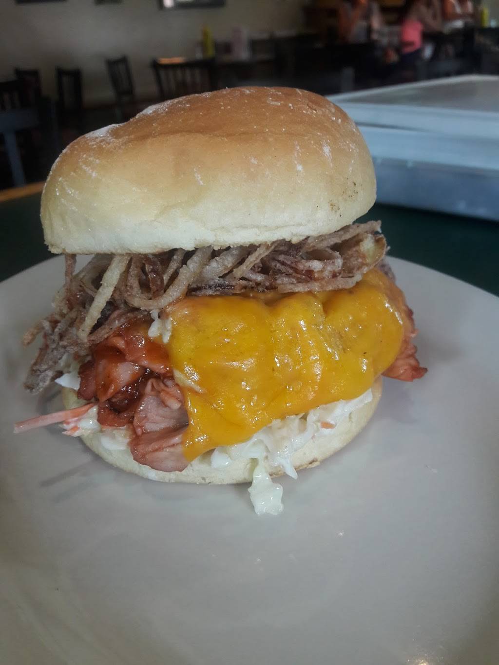 Touchies Shamrock Pub | restaurant | 501 E 8th St, Boston, MA 02127, USA | 6172680007 OR +1 617-268-0007