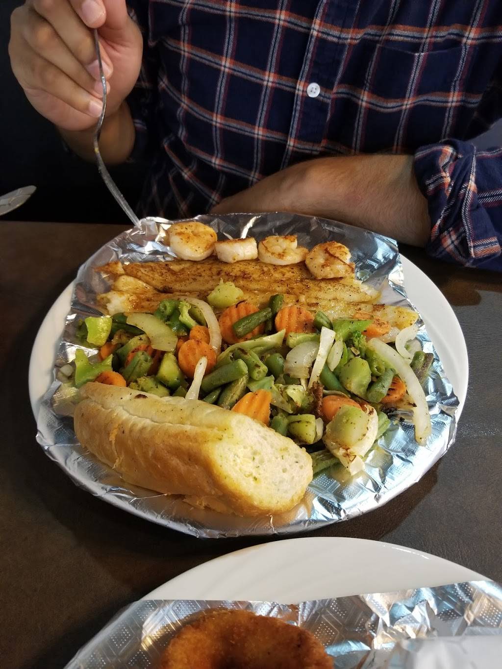 Texas Fish Place | restaurant | 12403 Veterans Memorial Dr, Houston, TX 77014, USA | 2817818375 OR +1 281-781-8375