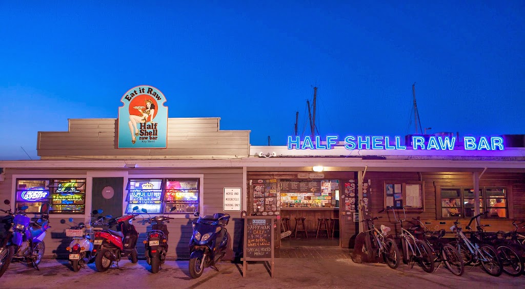 Half Shell Raw Bar | restaurant | 231 Margaret St, Key West, FL 33040, USA | 3052947496 OR +1 305-294-7496