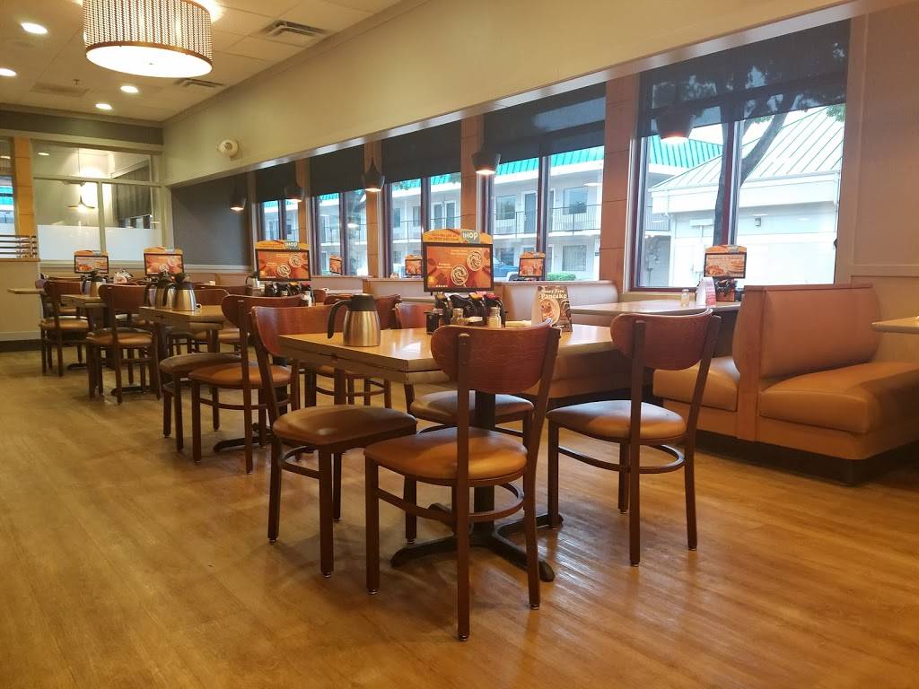 IHOP | restaurant | 6031, I-10, San Antonio, TX 78201, USA | 2107361965 OR +1 210-736-1965