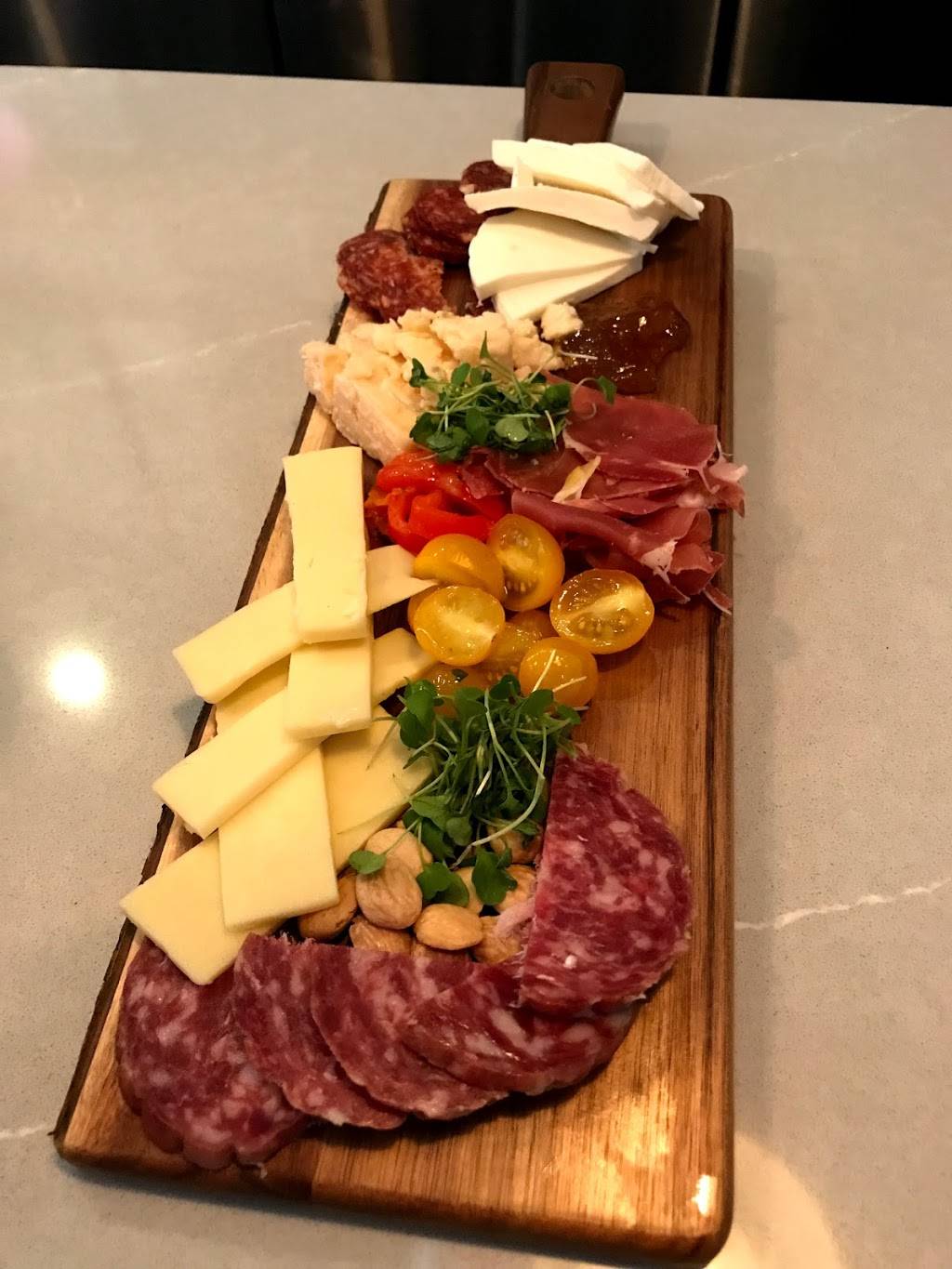 Hub & Spoke Provisions | restaurant | 481 Roger Williams Ave, Highland Park, IL 60035, USA | 8477488947 OR +1 847-748-8947