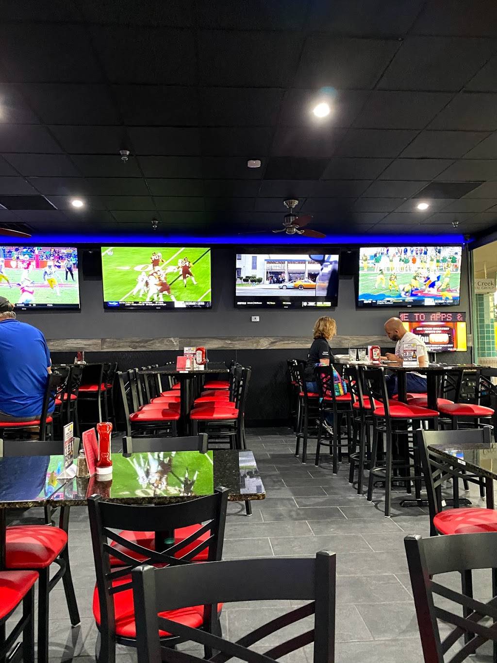 Apps & Tapps Sports Bar And Grill | restaurant | 36221 E Lake Rd S, Palm Harbor, FL 34685, USA | 7277544764 OR +1 727-754-4764