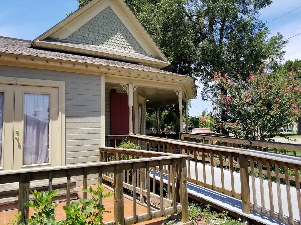 Tierneys Cafe & Tavern | restaurant | 208 E Main St, Lewisville, TX 75057, USA | 9723532109 OR +1 972-353-2109