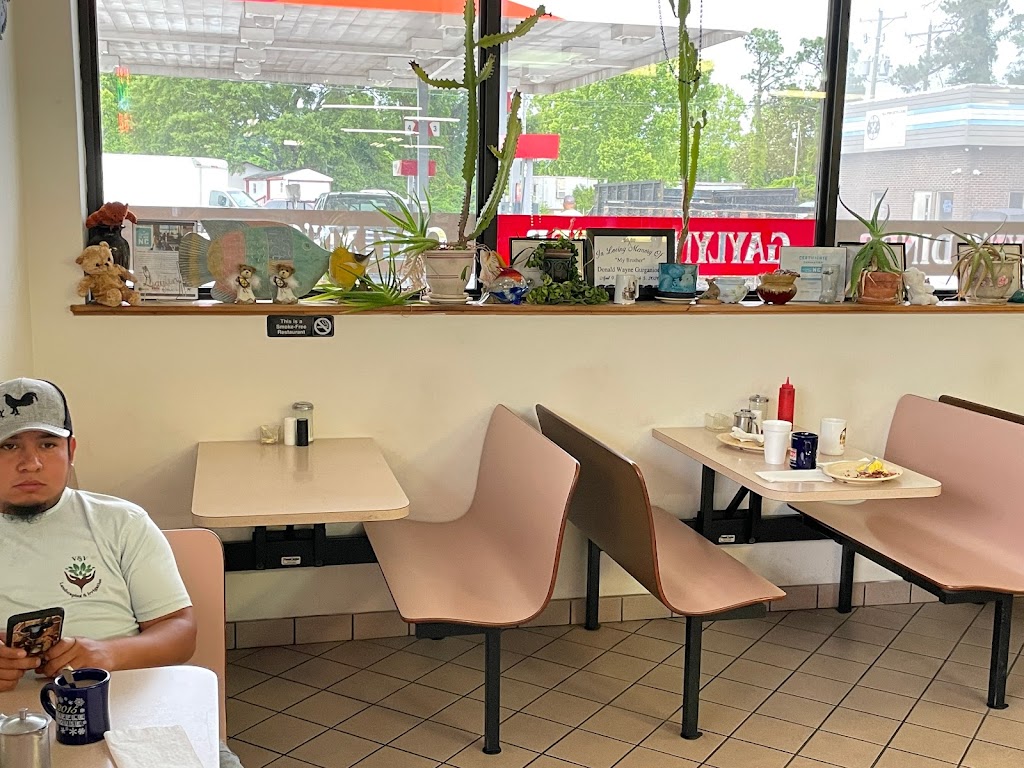 Gaylyns Diner | restaurant | 322 Village Rd NE, Leland, NC 28451, USA | 9103713533 OR +1 910-371-3533