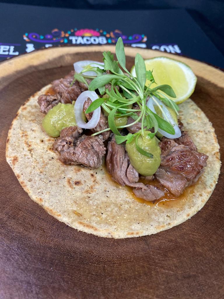 tacos el machine gon | restaurant | 2590 NE 186th St, North Miami Beach, FL 33160, USA | 7862108218 OR +1 786-210-8218