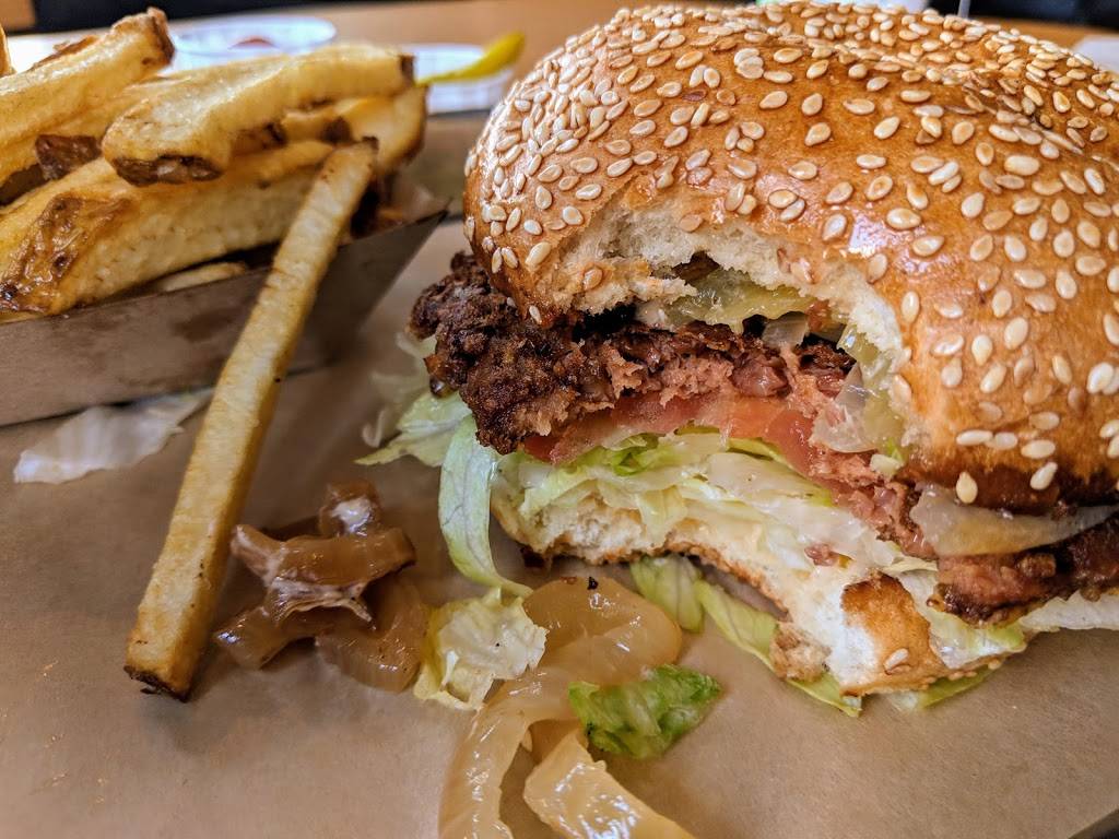 Hi-Way Burger & Fry | restaurant | 3853 24th St, San Francisco, CA 94114, USA | 4156416000 OR +1 415-641-6000