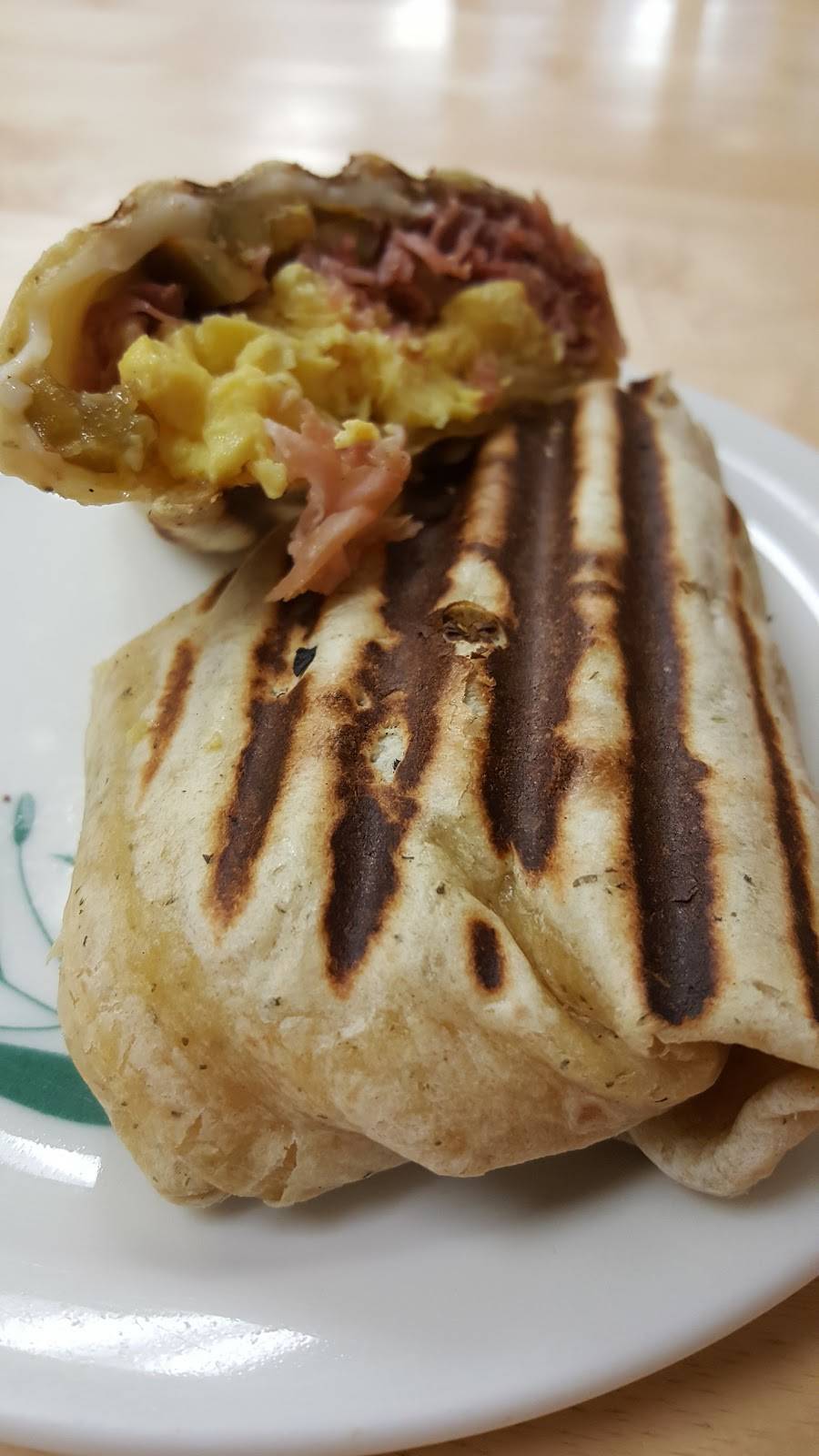 Johnnys Breakfast & Lunch | restaurant | 1650 Watertown Ave, Waterbury, CT 06708, USA | 2037555301 OR +1 203-755-5301