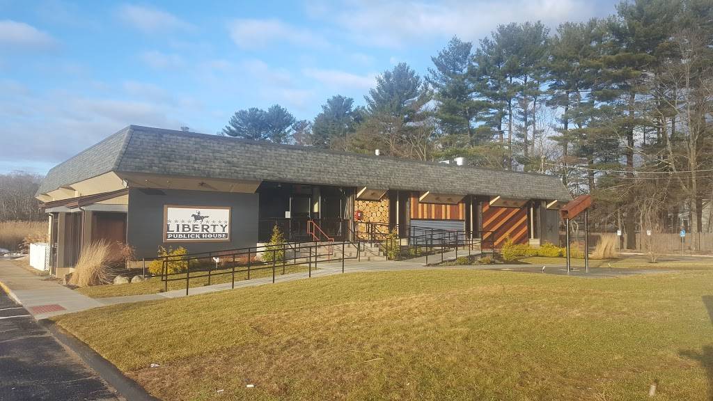 Liberty Publick House | restaurant | 777 Plymouth St, Holbrook, MA 02343, USA | 7818850956 OR +1 781-885-0956