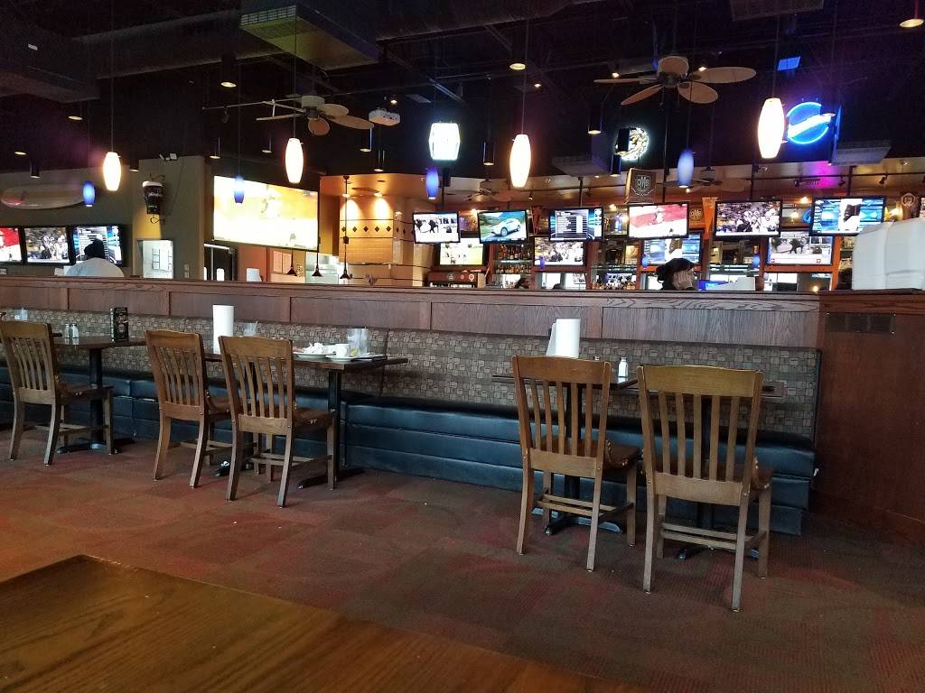 Hickory Tavern | restaurant | 2005 E Arbors Dr, Charlotte, NC 28262, USA | 7042959001 OR +1 704-295-9001