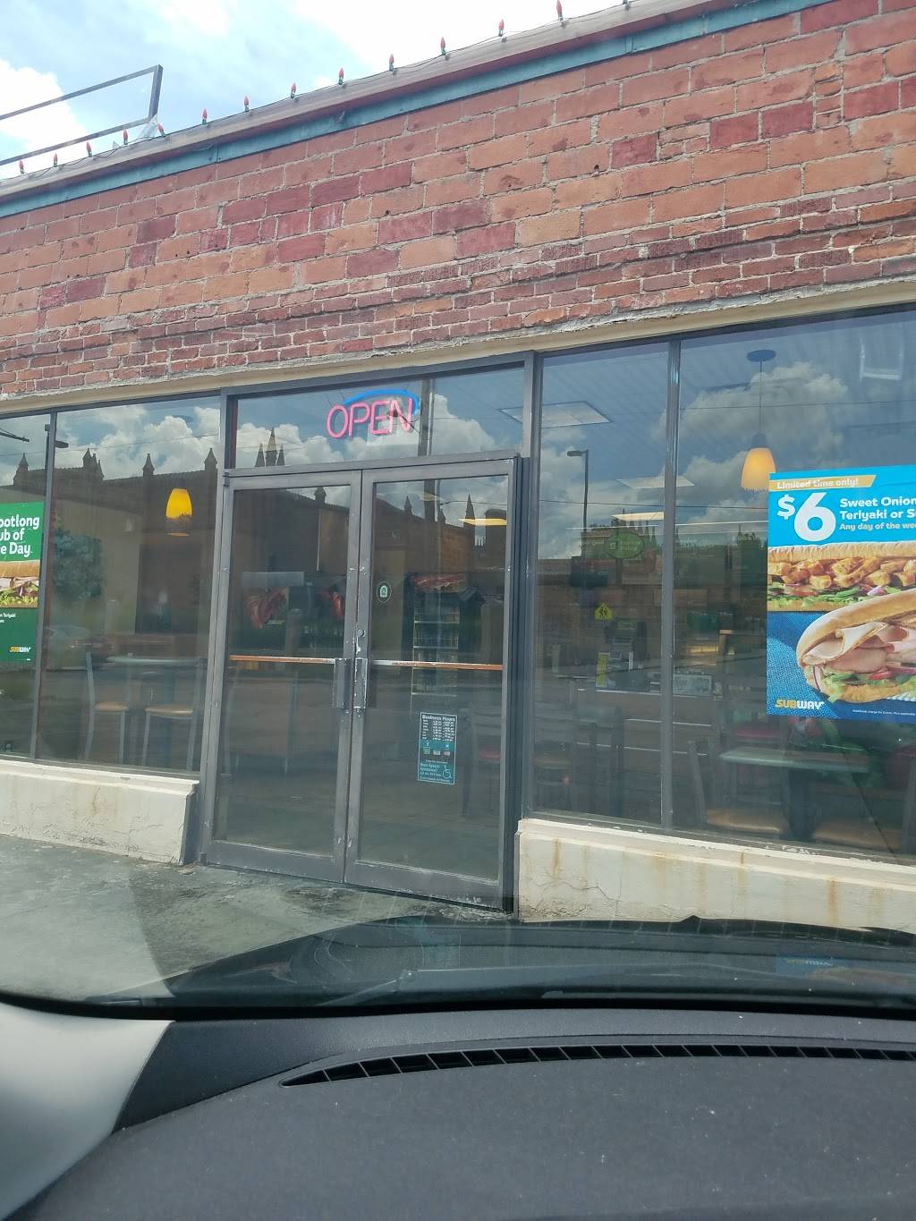 Subway Restaurants | restaurant | 1503 E 15th St, Tulsa, OK 74120, USA | 9183827827 OR +1 918-382-7827