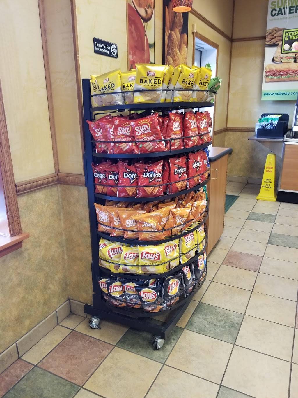 Subway | restaurant | 112 W Main St, Berryville, VA 22611, USA | 5409550033 OR +1 540-955-0033