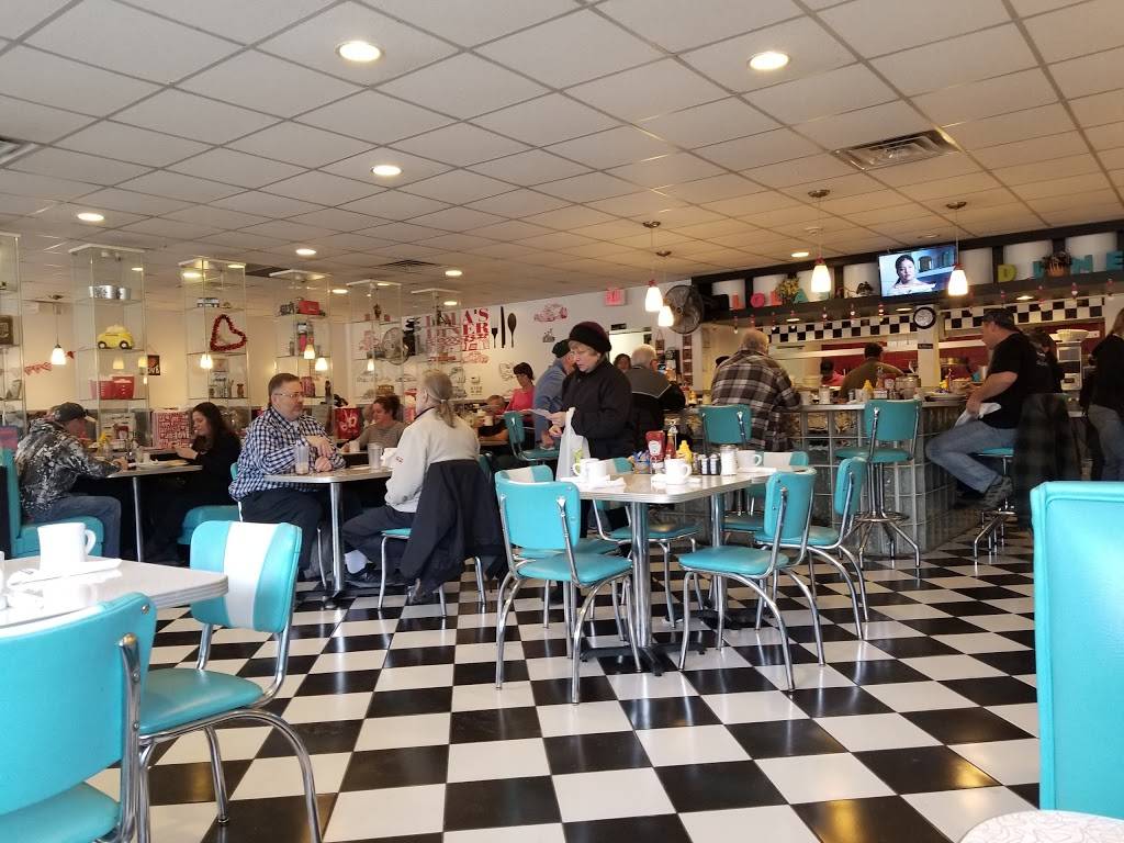 Lolas Diner | restaurant | 920 Busse Hwy, Park Ridge, IL 60068, USA | 8475185226 OR +1 847-518-5226