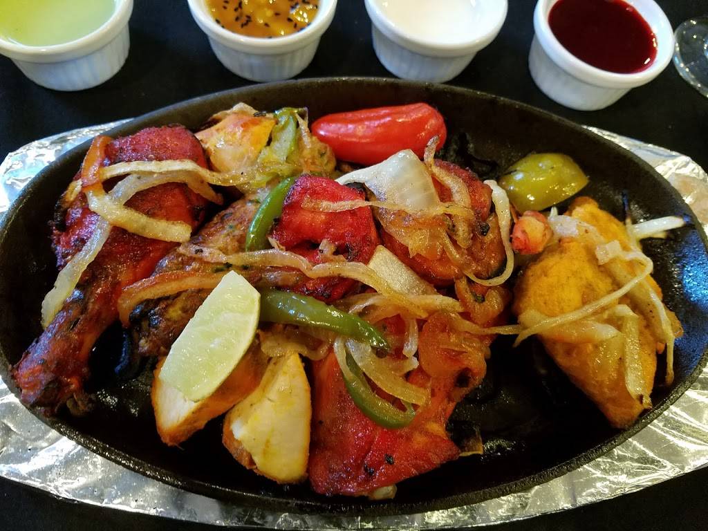 Bombay House and Grill | restaurant | 560 W Van Buren St, Chicago, IL 60607, USA | 3128340000 OR +1 312-834-0000