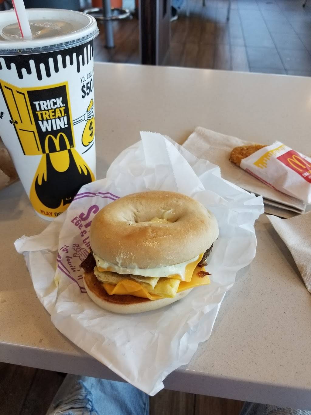 McDonalds | cafe | 1600 S State Rd 7, Davie, FL 33317, USA | 9545872182 OR +1 954-587-2182