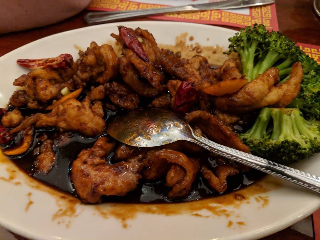 Young Chows Restaurant | restaurant | 219 Pikeview Dr, Beckley, WV 25801, USA | 3042535772 OR +1 304-253-5772