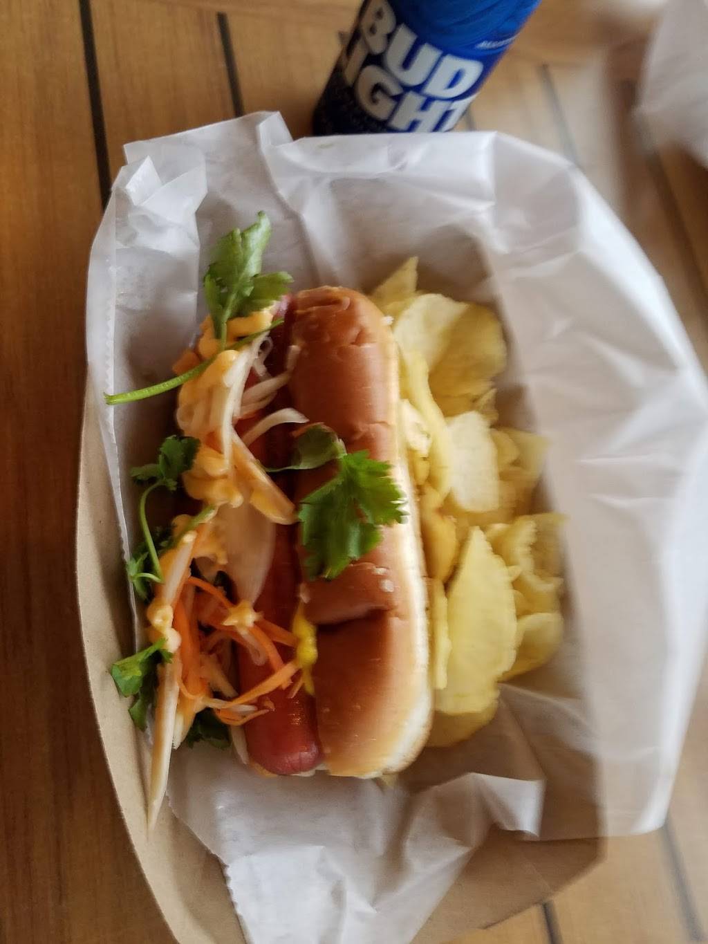 Congdons After Dark Food Truck Park | restaurant | 1100 Post Rd, Wells, ME 04090, USA | 2076464219 OR +1 207-646-4219