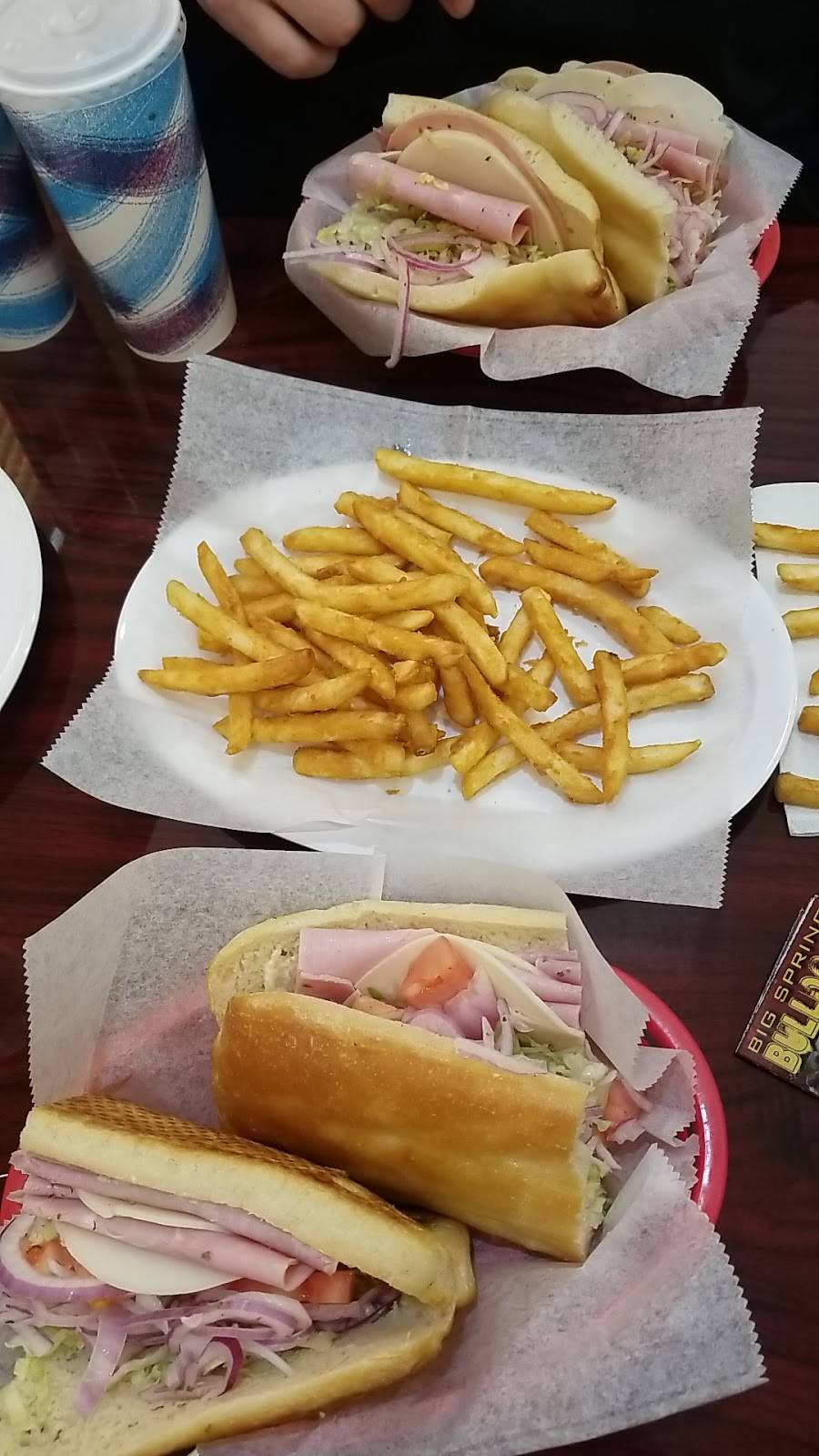 Graziellas Italian Restorante | restaurant | 5 W, E Main St, Plainfield, PA 17081, USA | 7172412800 OR +1 717-241-2800