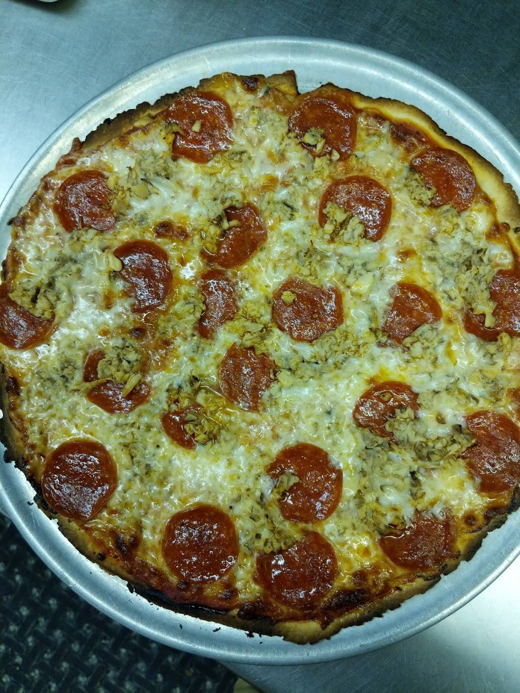 Pizza House | restaurant | 132 E Simmons St, Galesburg, IL 61401, USA | 3093438376 OR +1 309-343-8376