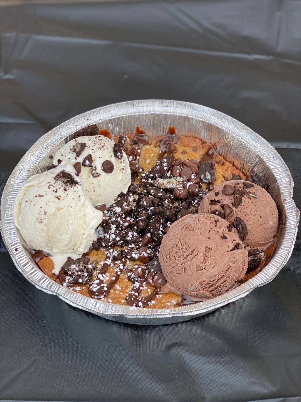 Dearborn’s Desserts & Eats | restaurant | 13736 Michigan Ave, Dearborn, MI 48126, USA | 2484448703 OR +1 248-444-8703