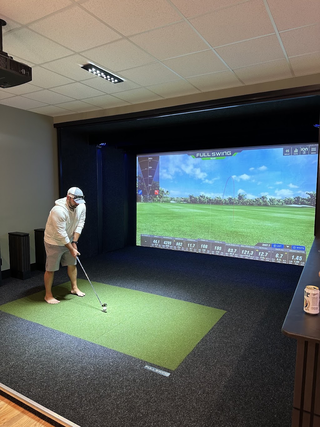 The Tee Box | restaurant | 223 E St Paul St, Spring Valley, IL 61362, USA | 8155549049 OR +1 815-554-9049