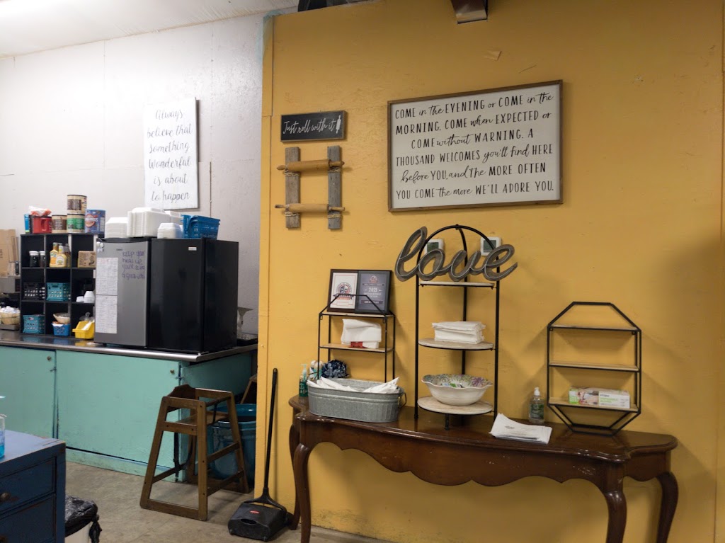 Love At First Bite | restaurant | 201 FM487, Jarrell, TX 76537, USA | 5125913511 OR +1 512-591-3511