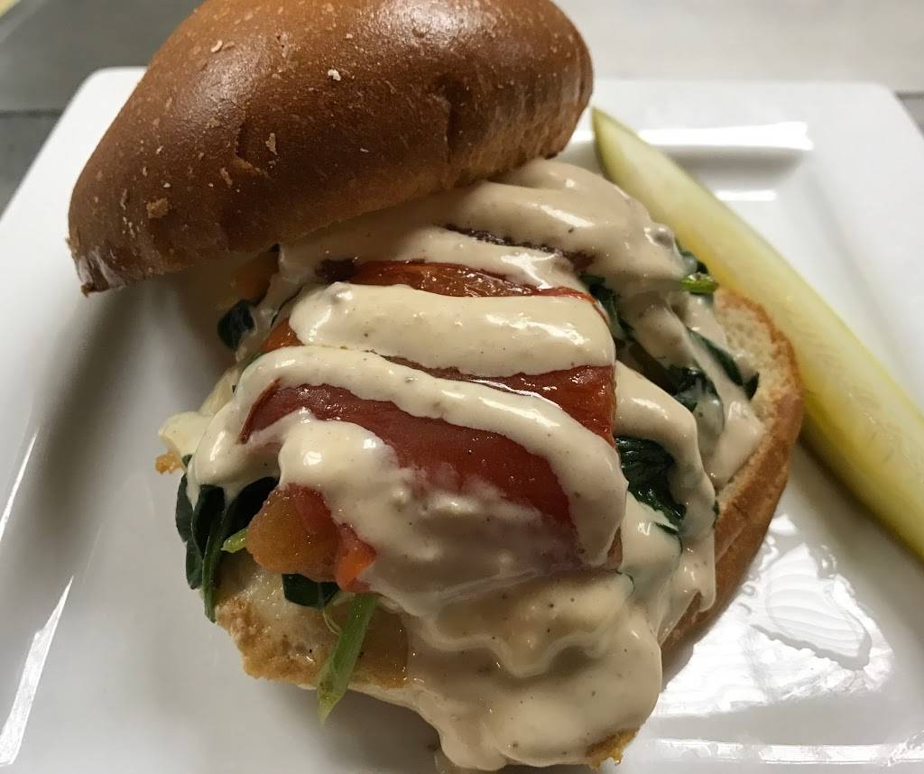 The Coach Sports Grille | restaurant | 26685 Dequindre Rd, Madison Heights, MI 48071, USA | 2483984411 OR +1 248-398-4411