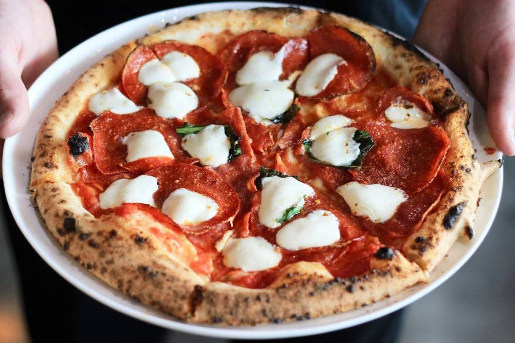 MidiCi The Neapolitan Pizza Company | restaurant | 135 Water St suite 101, Naperville, IL 60540, USA | 6304458054 OR +1 630-445-8054