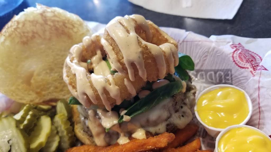 Fuddruckers | restaurant | 3848 McHenry Ave, Modesto, CA 95350, USA | 2093383833 OR +1 209-338-3833