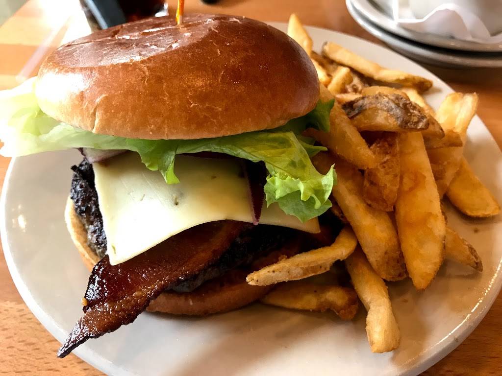 Upland Columbus Pump House | restaurant | 148 Lindsey St, Columbus, IN 47201, USA | 8127993587 OR +1 812-799-3587