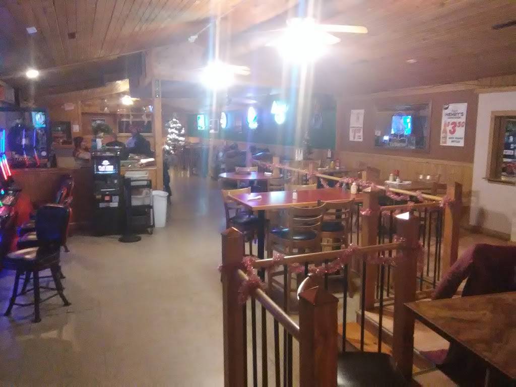 Joe & Tammys Family Restaurant | restaurant | 69 N Ayer St, Harvard, IL 60033, USA | 8159432002 OR +1 815-943-2002