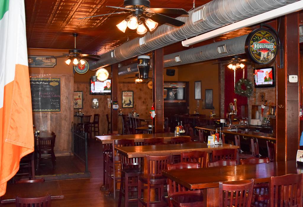 Llywelyns Pub | restaurant | 1732 S 9th St, St. Louis, MO 63104, USA | 3144363255 OR +1 314-436-3255