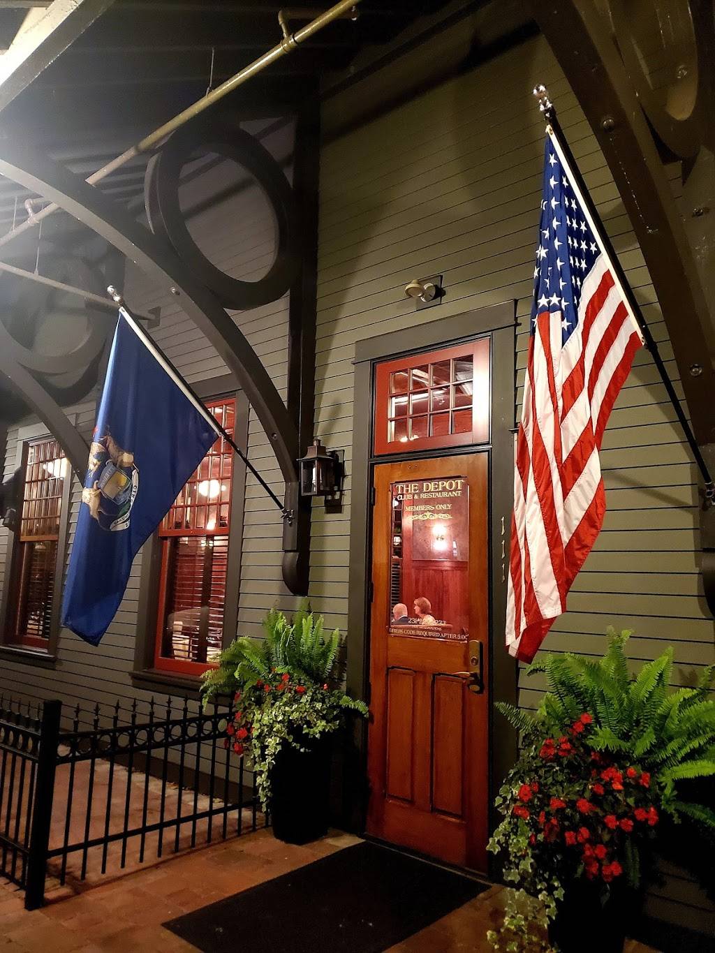 The New York Restaurant | restaurant | 101 State St, Harbor Springs, MI 49740, USA | 2315261904 OR +1 231-526-1904